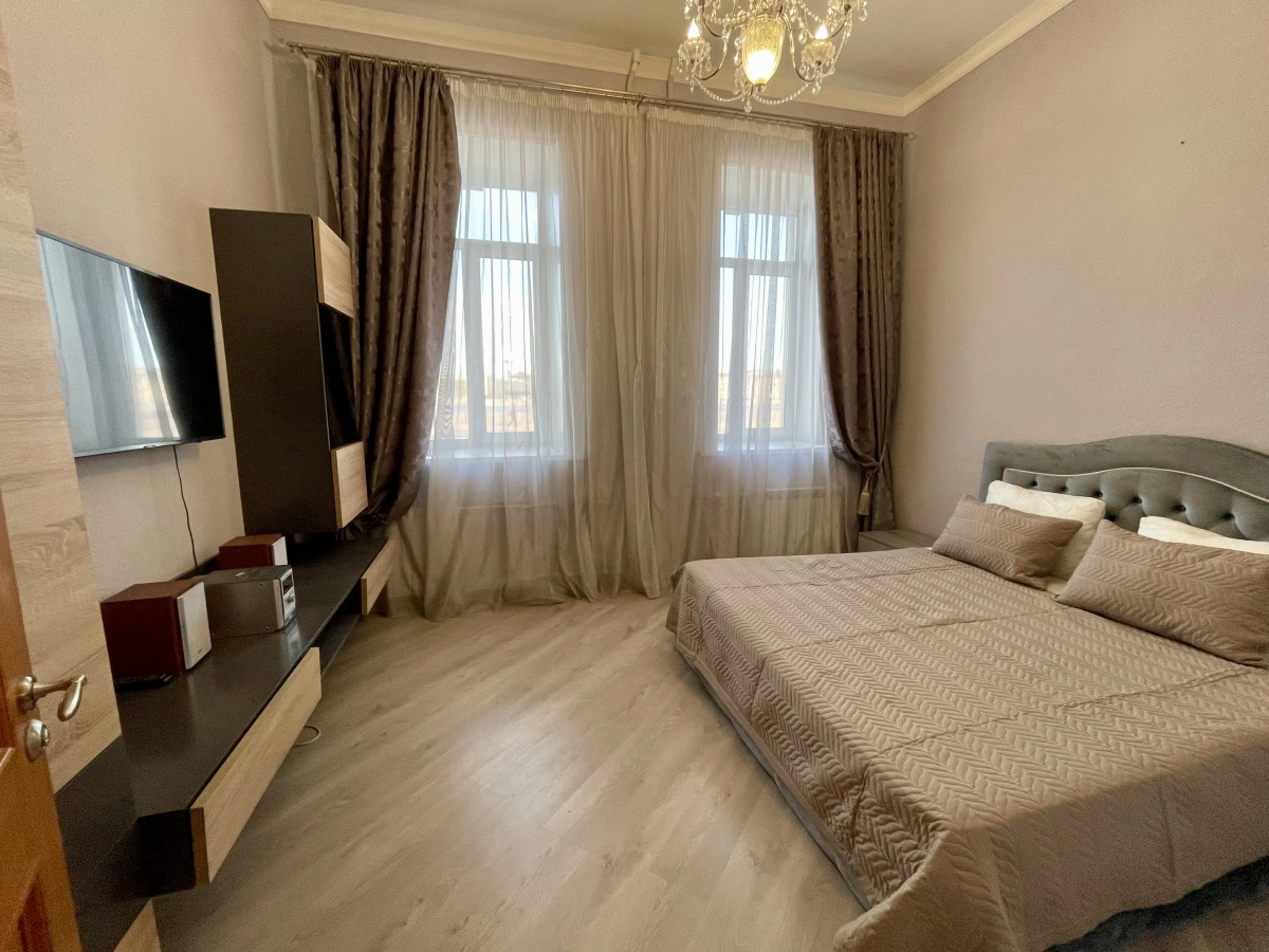 Апартаменты С Видом на Неву и Литейный Мост