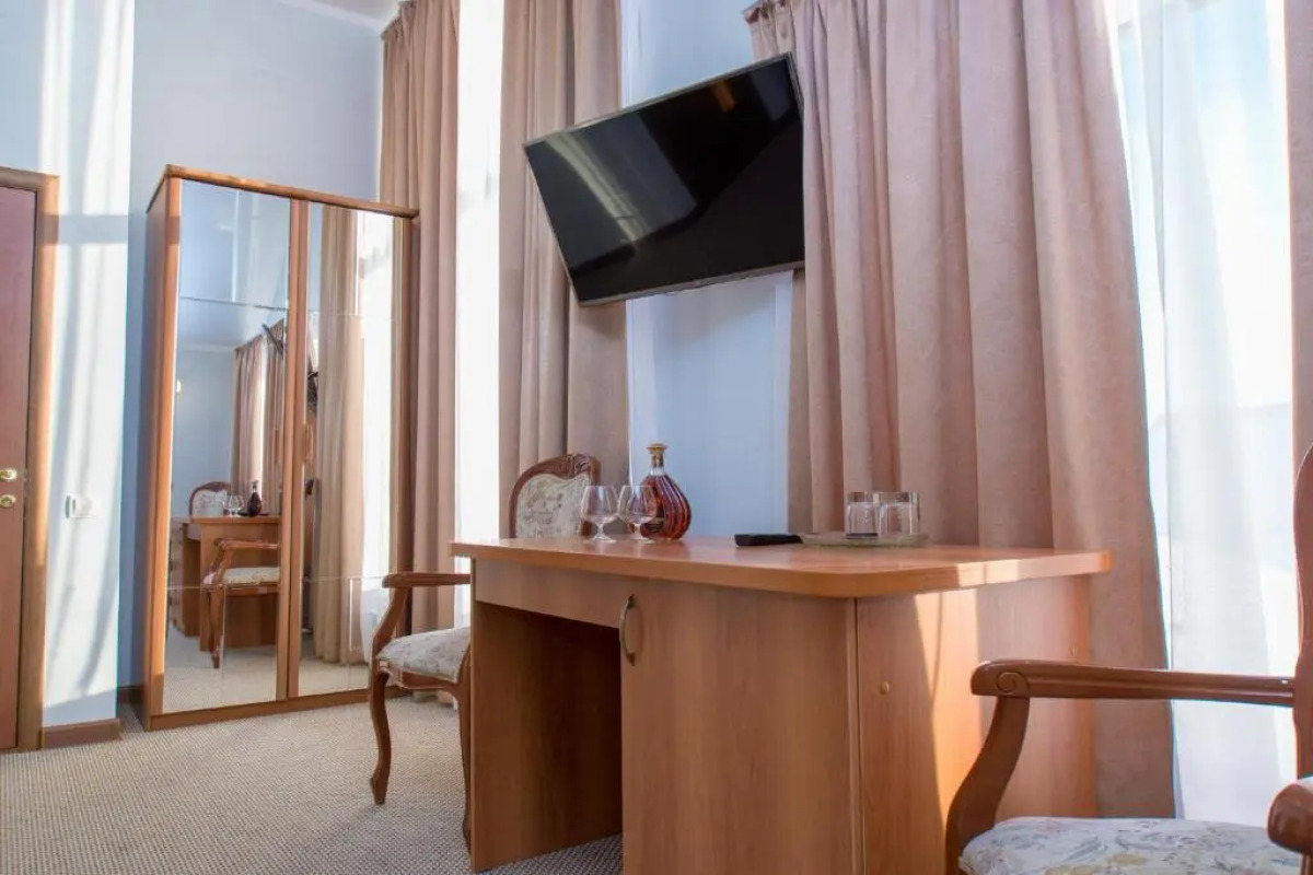 Отель Виноград