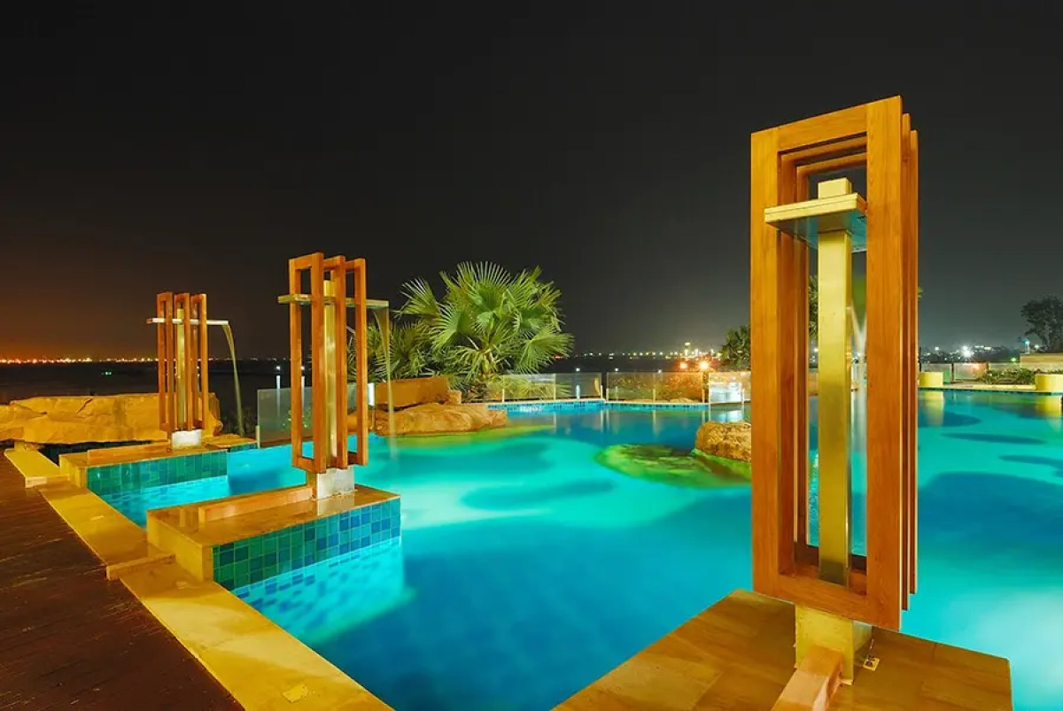 Отель The Zign Hotel