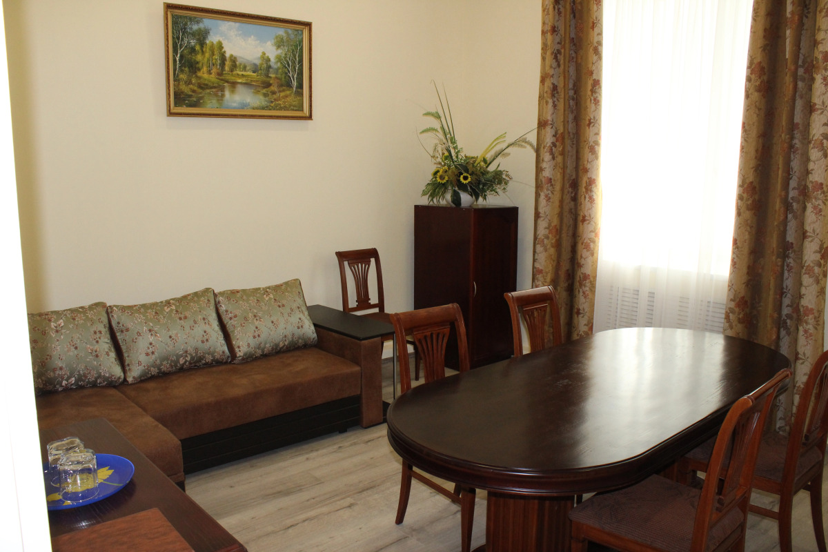 Отель Золотой Лев