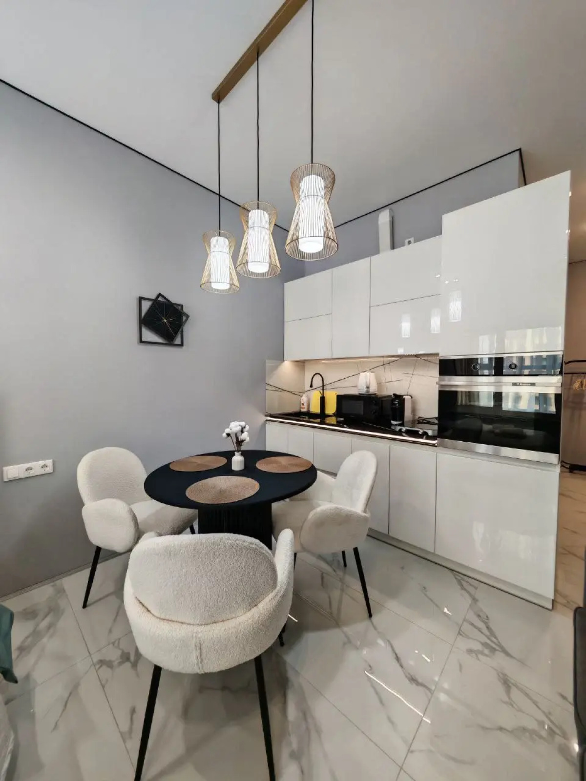 Квартира с дизайнерским ремонтом рядом с метро