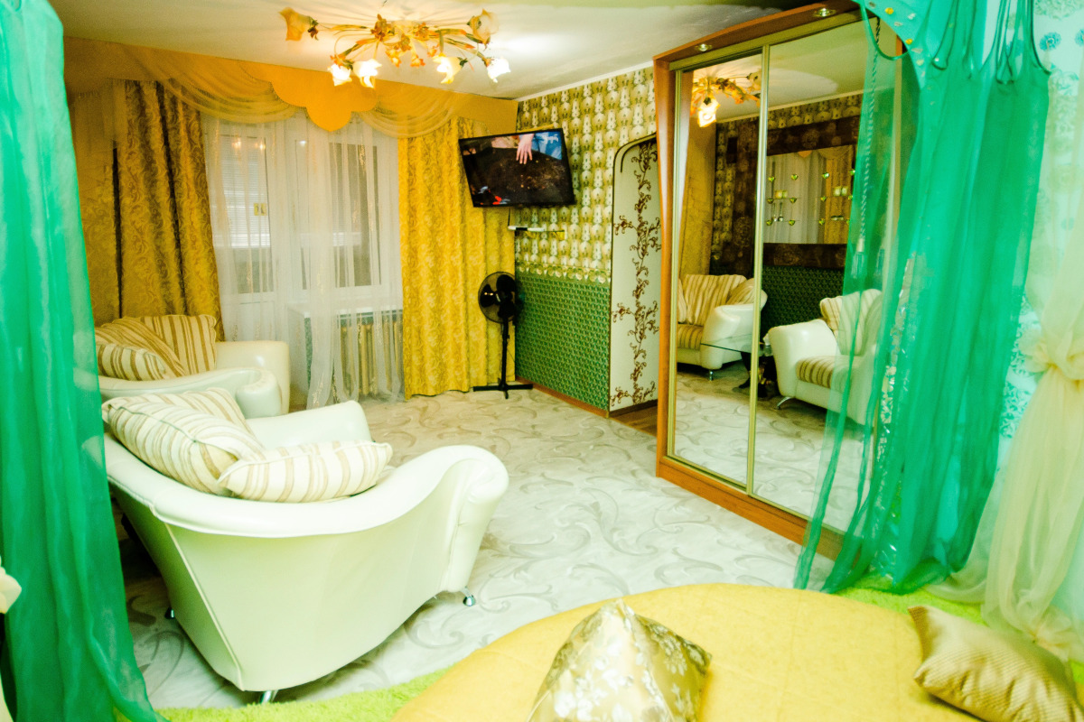 Апартаменты Квартирный Вопрос на Артема 89