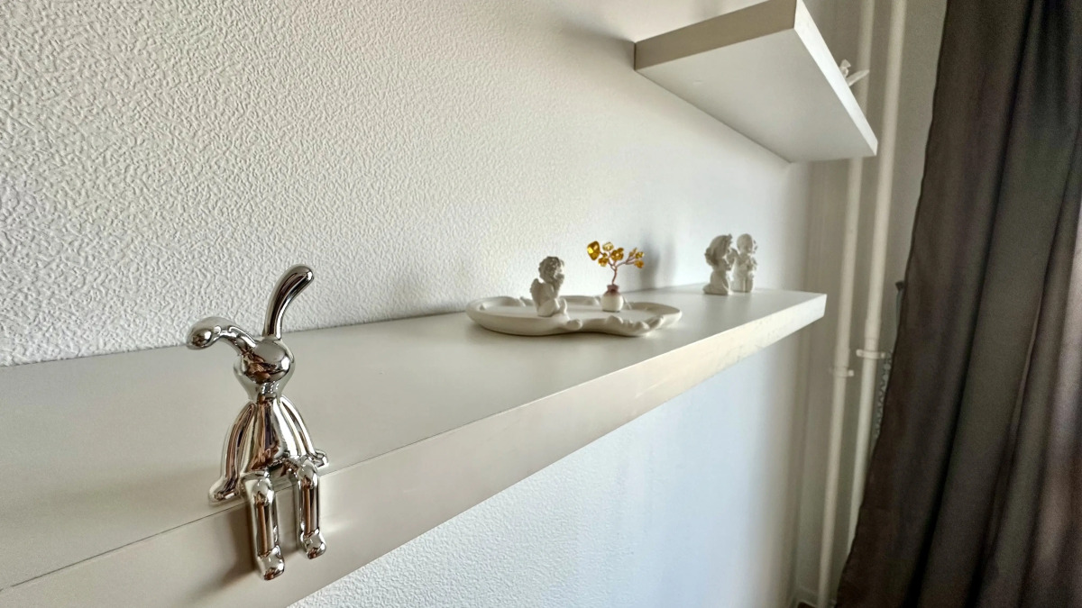 Апартаменты Истоман Two с видом на пруд