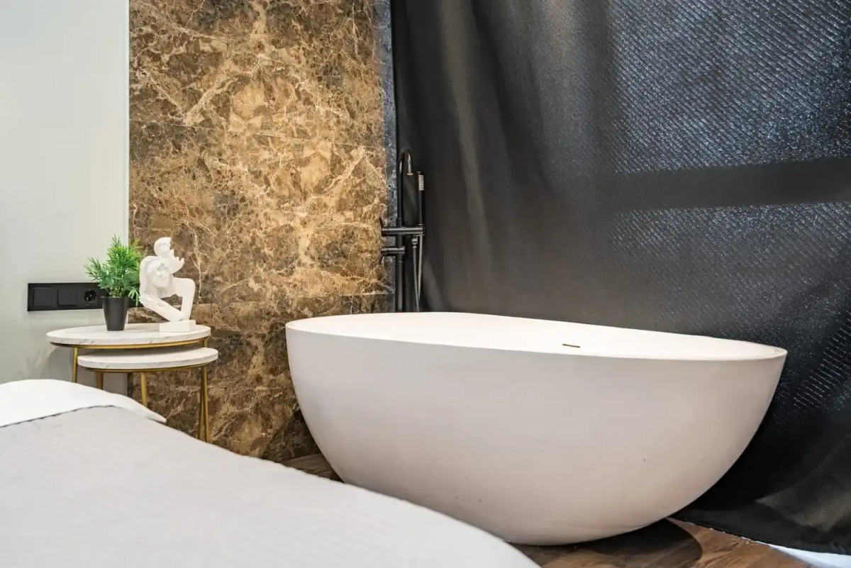 Апартаменты с Ванной у Окна