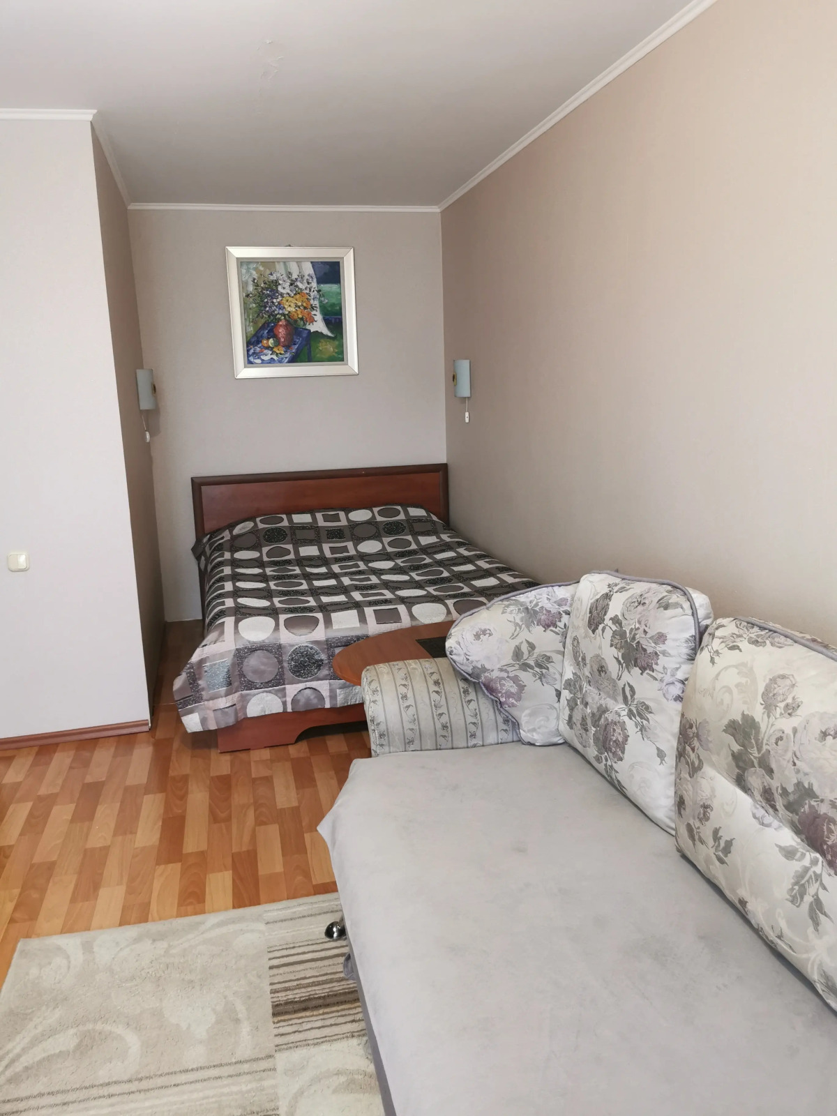 Квартира 1-к в самом центре с видом на сквер