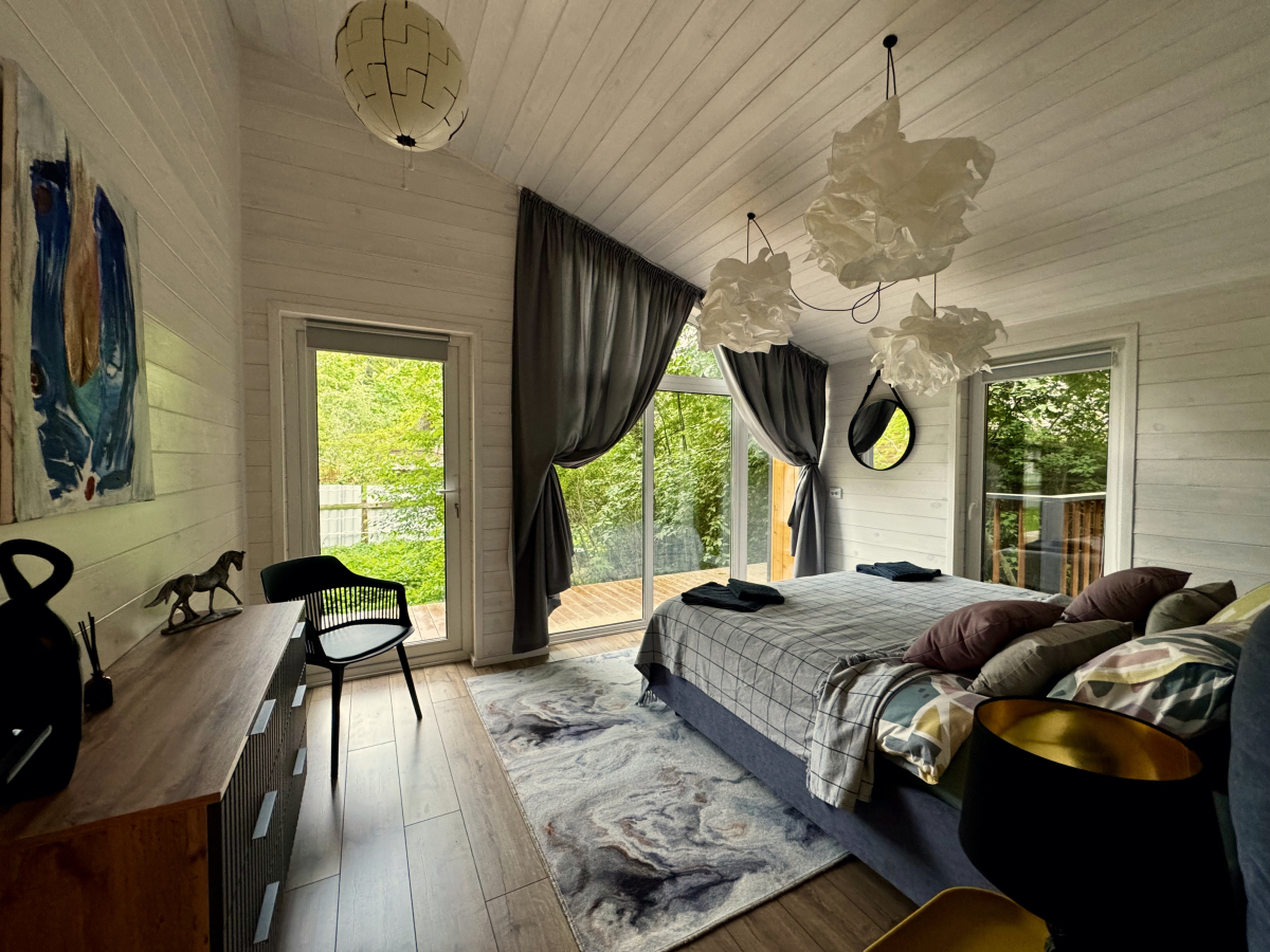 Частный дом Большая Репинская дача в лесу