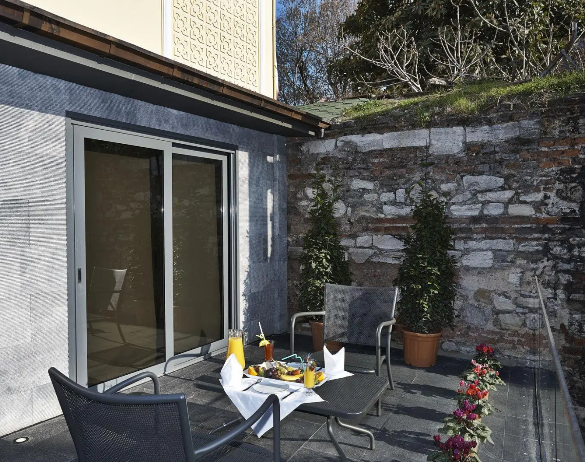 Boutique Saint Sophia Hotel