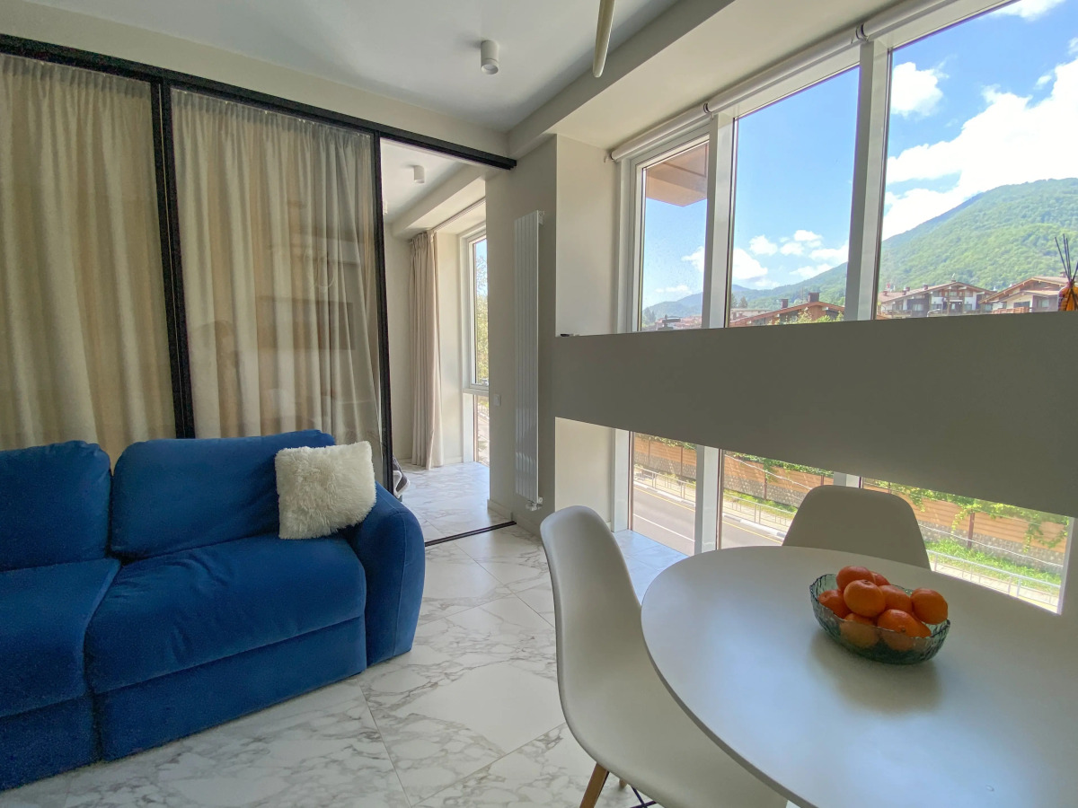 Квартира с видом на горы в центре Поляны