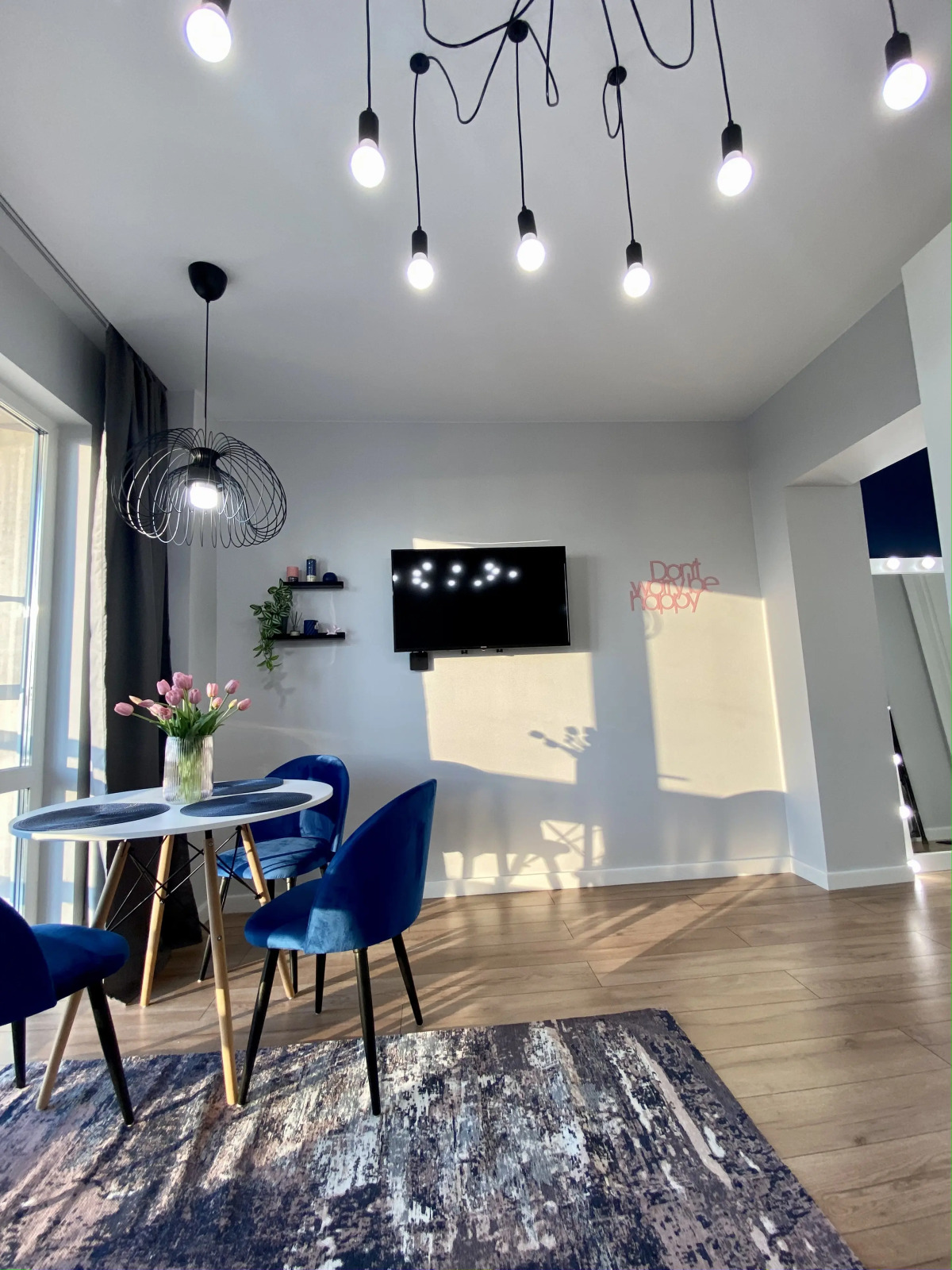 Апартаменты Синяя Студия с Панорамным Окном