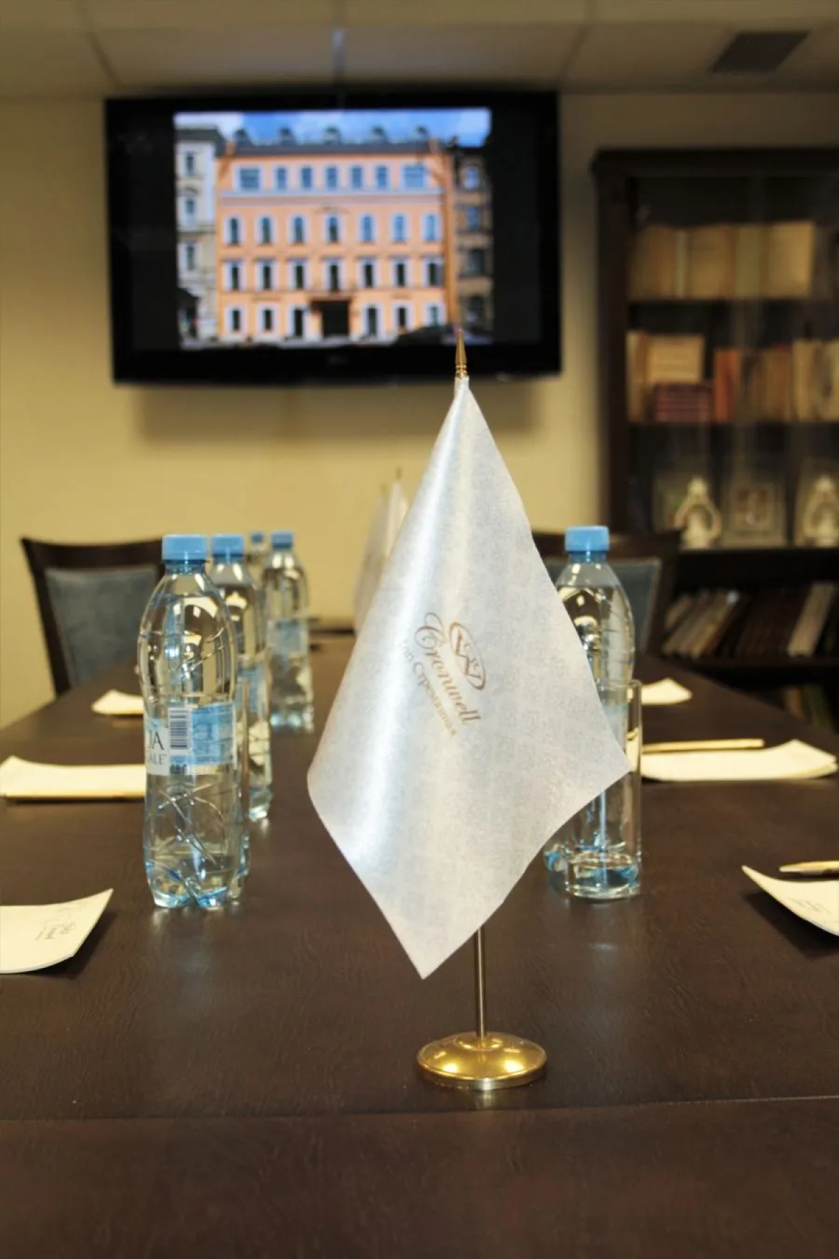 Отель Cronwell Inn Стремянная