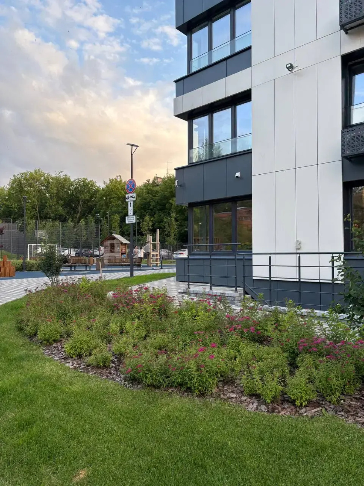 Апартаменты стильные с дизайнерским ремонтом вместимостью до 4 гостей 10 минут до центра города