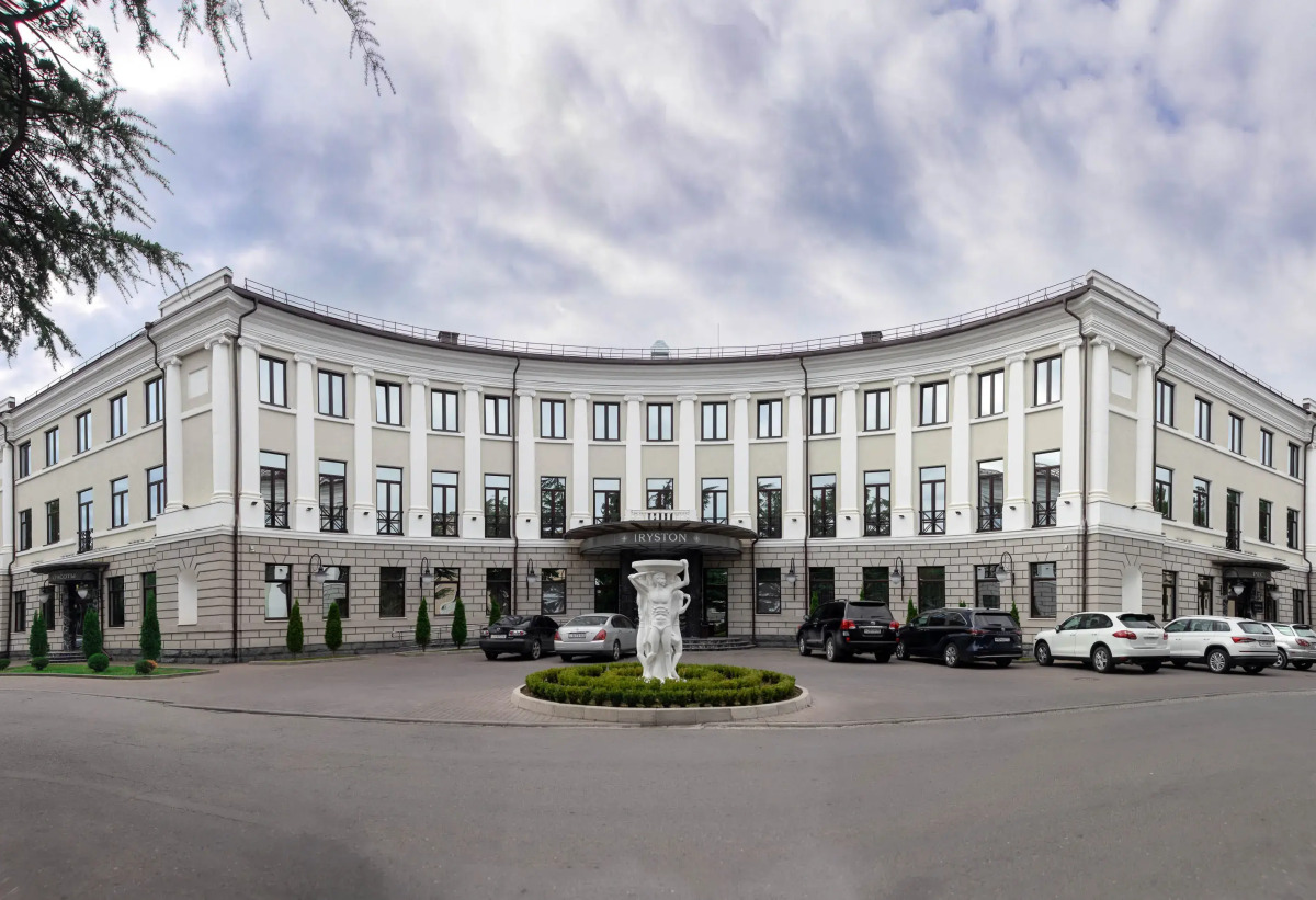 Отель Ирыстон