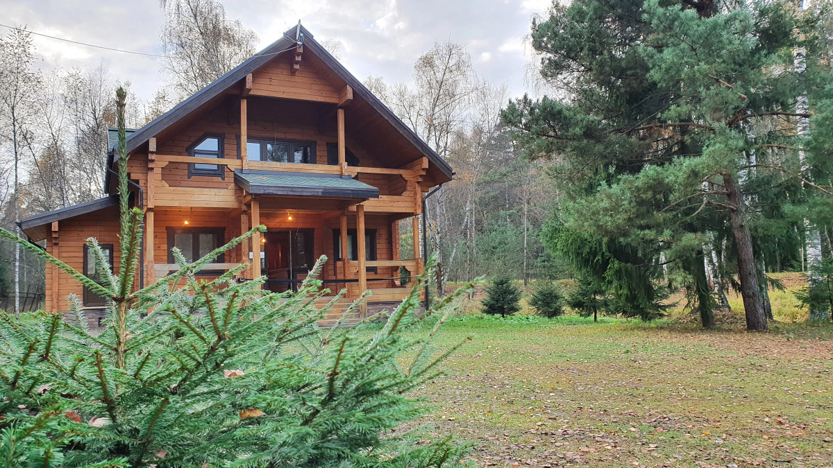 Бисерово Клуб