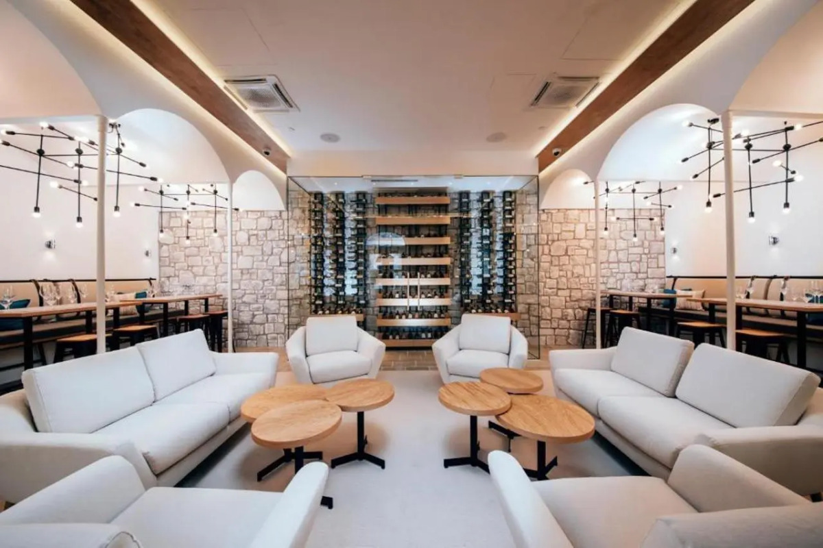 Lazure Hotel and Marina