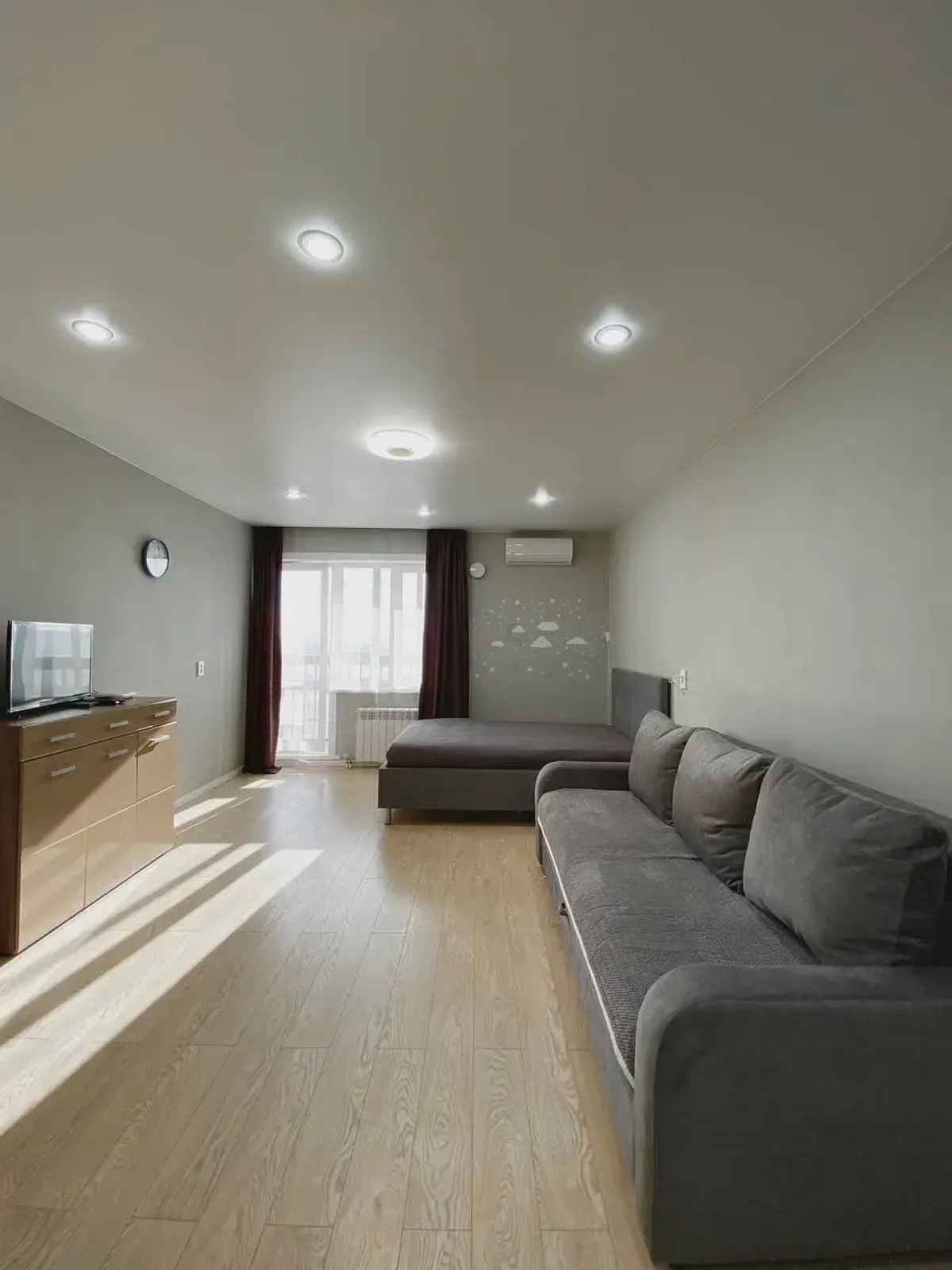 Апартаменты в Центре Города  на Высоком Этаже