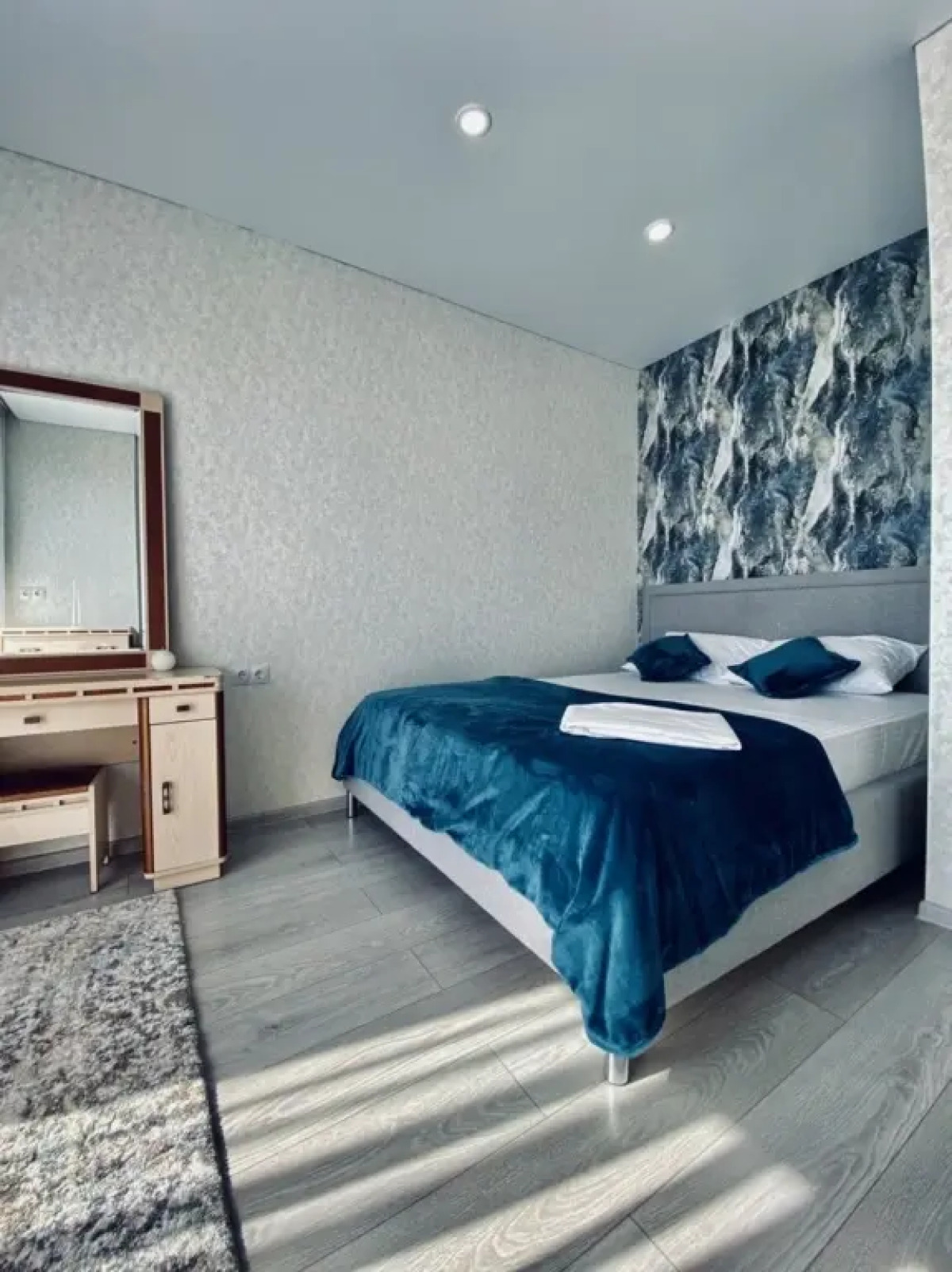 Уютная евродвушка Бирюза возле парка и озера