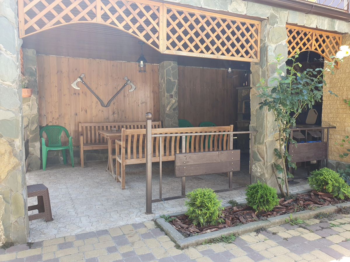 Гостевой дом Замок на Земляничной