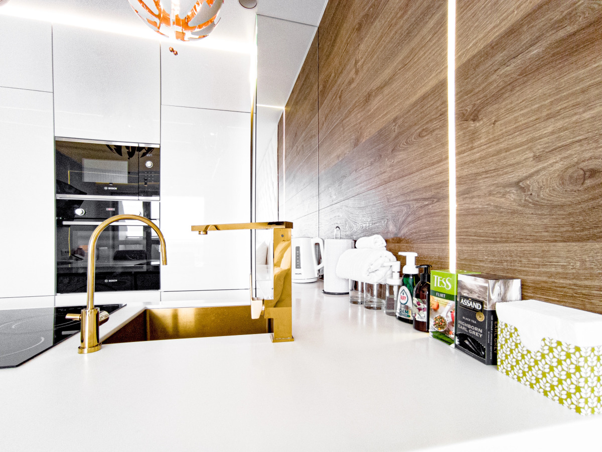 Апартаменты 18 этаж,студия 36кв.м,джакузи,балкон,вид на Волгу,новый дом,самый центр,вокзал пешком