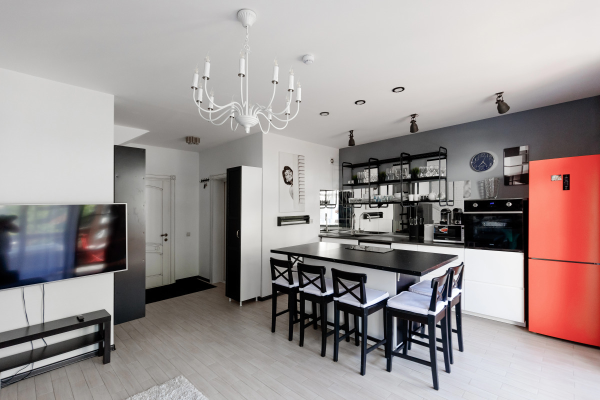 Частный Дом напротив казино с личной парковкой