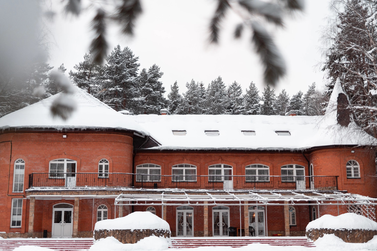 Бисерово Клуб