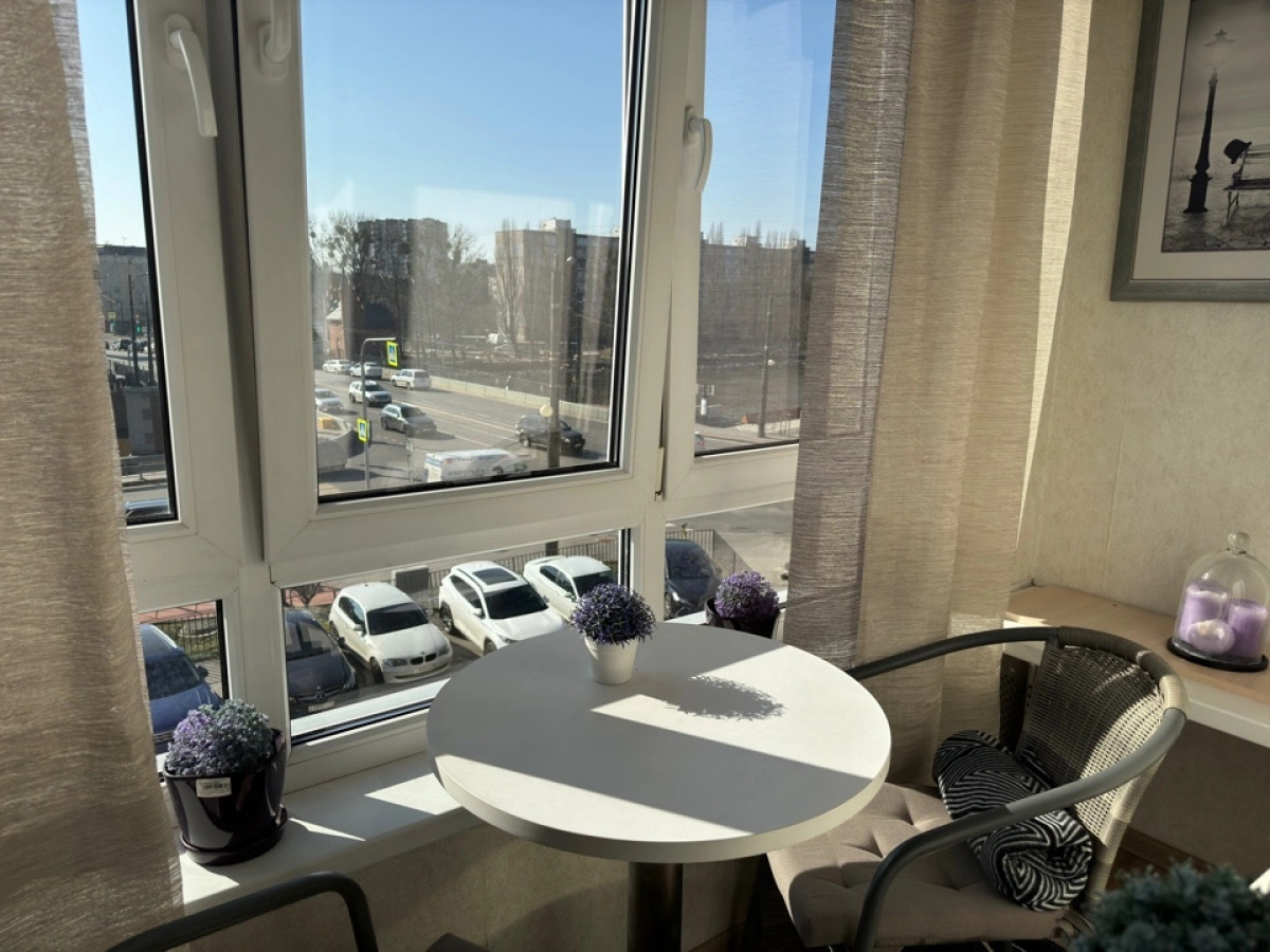 Квартира класса комфорт плюс с видом на реку в центре Рыбной деревни, остров Канта