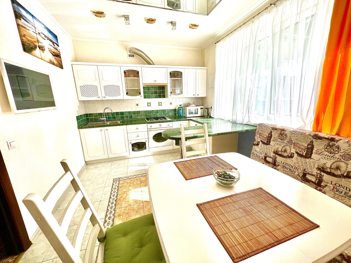 Просторные двухкомнатные Апартаменты в ЖК Камелот рядом с Набережной р. Волга (Садовая 335)