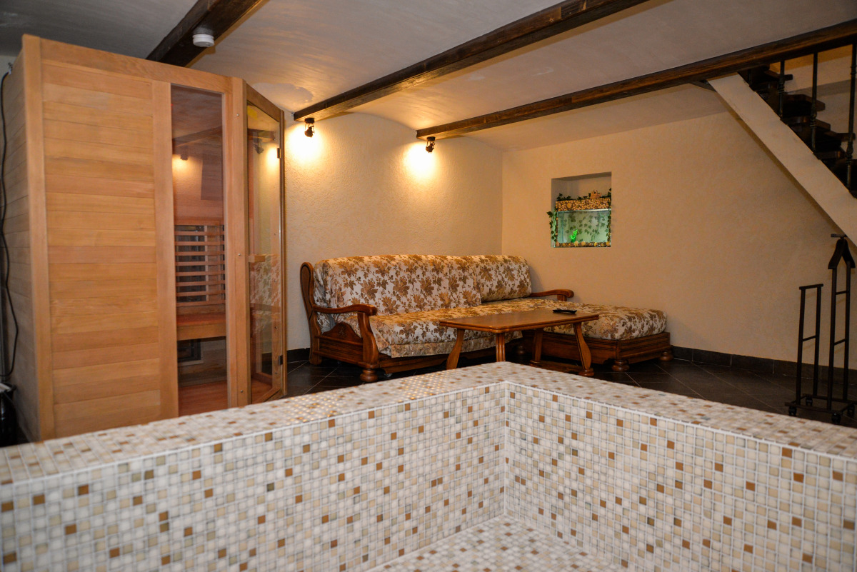 Квартира Лофт «Дубовая лестница»