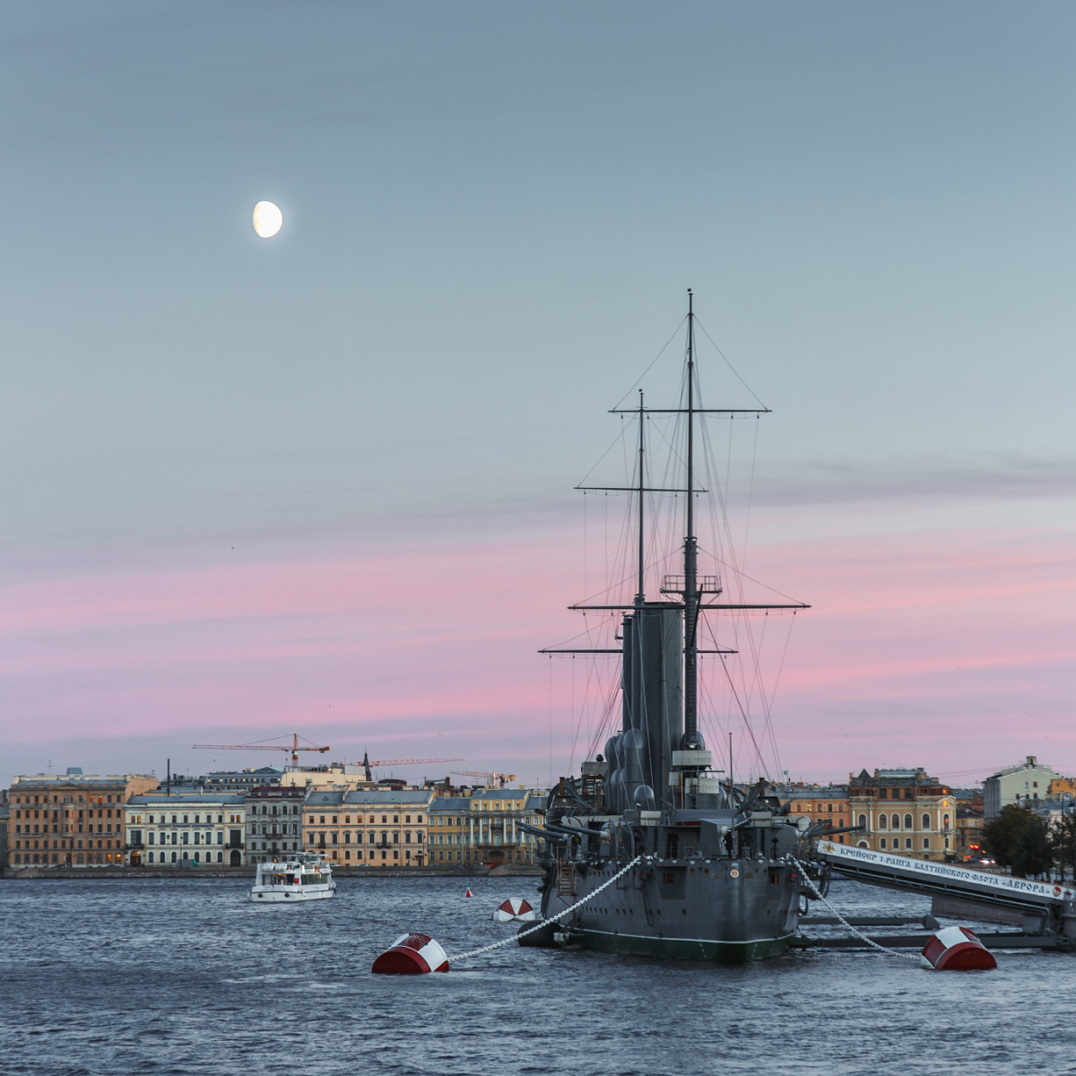 Апартаменты у Авроры ВПитер на сутки