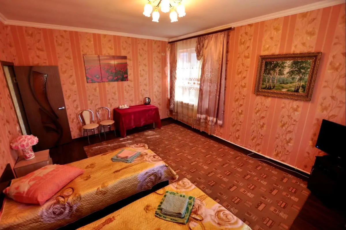 Отель Парамон