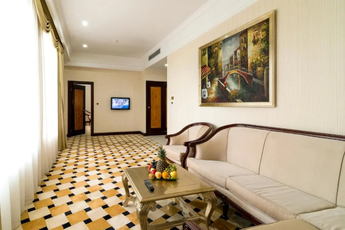 Royal Tulip Алматы