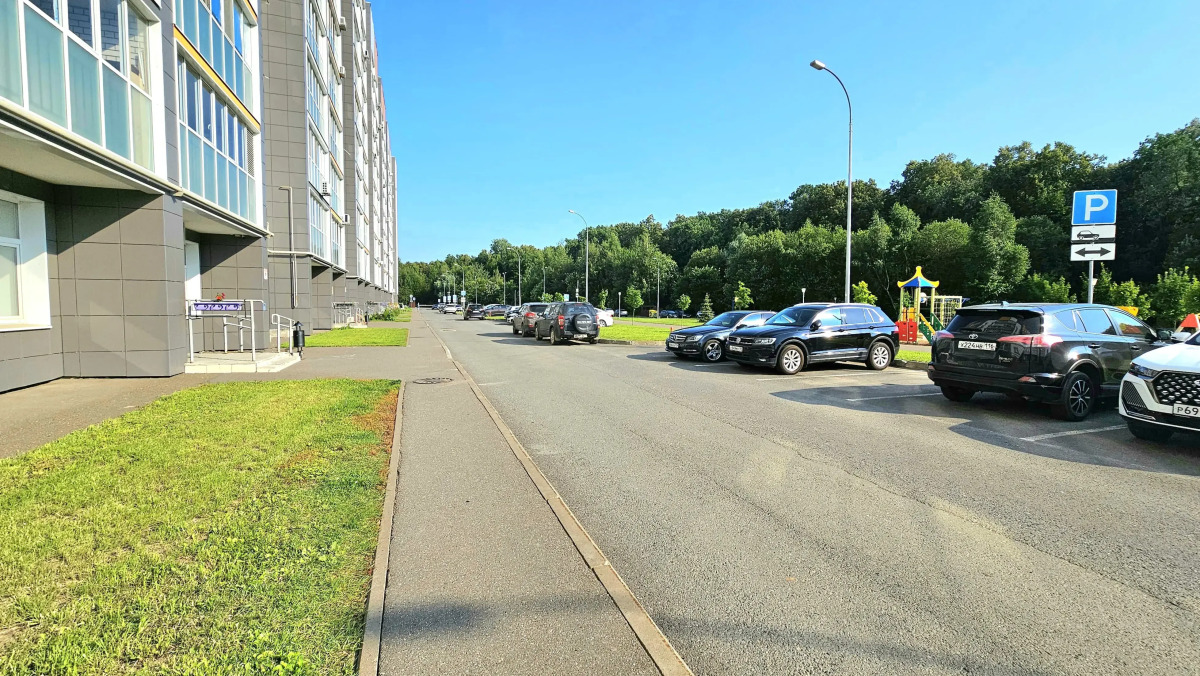 Квартира Urban Apartments 2-х комнатная рядом с метро и базой отдыха у леса