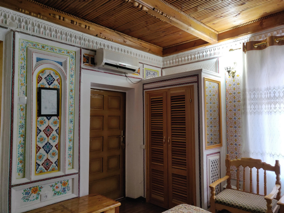 Отель Sasha & Son