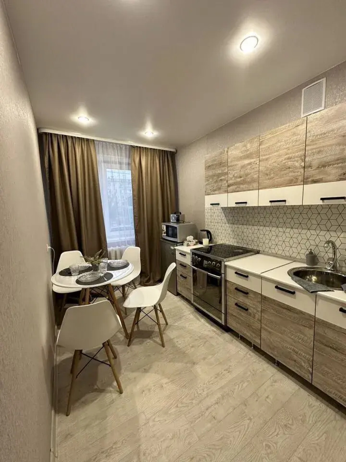 Квартира на улице 50 лет Октября 203/1