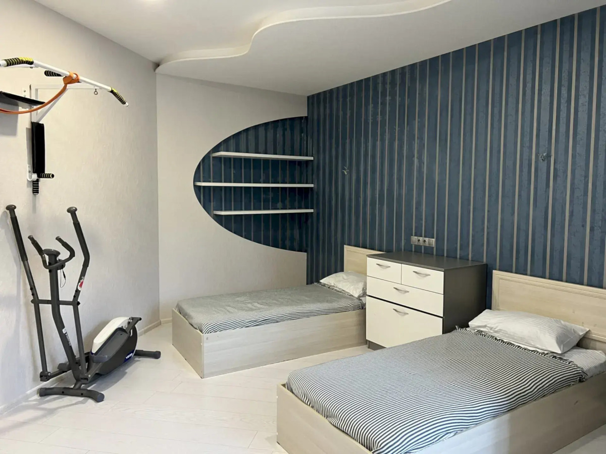 Квартира 8 Просторная 2-к в р-не Дельфинария - до моря 10 мин