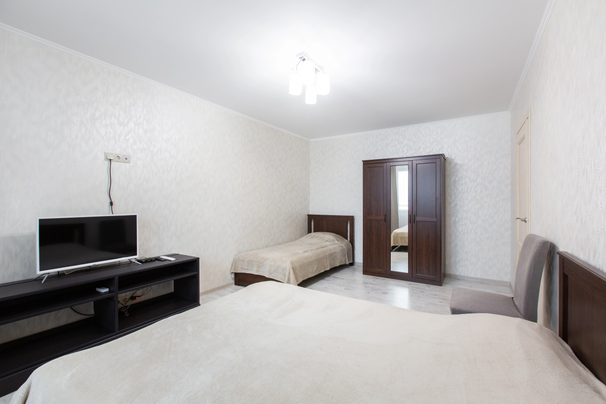 1b  Krasnogrskij 46 Apartments