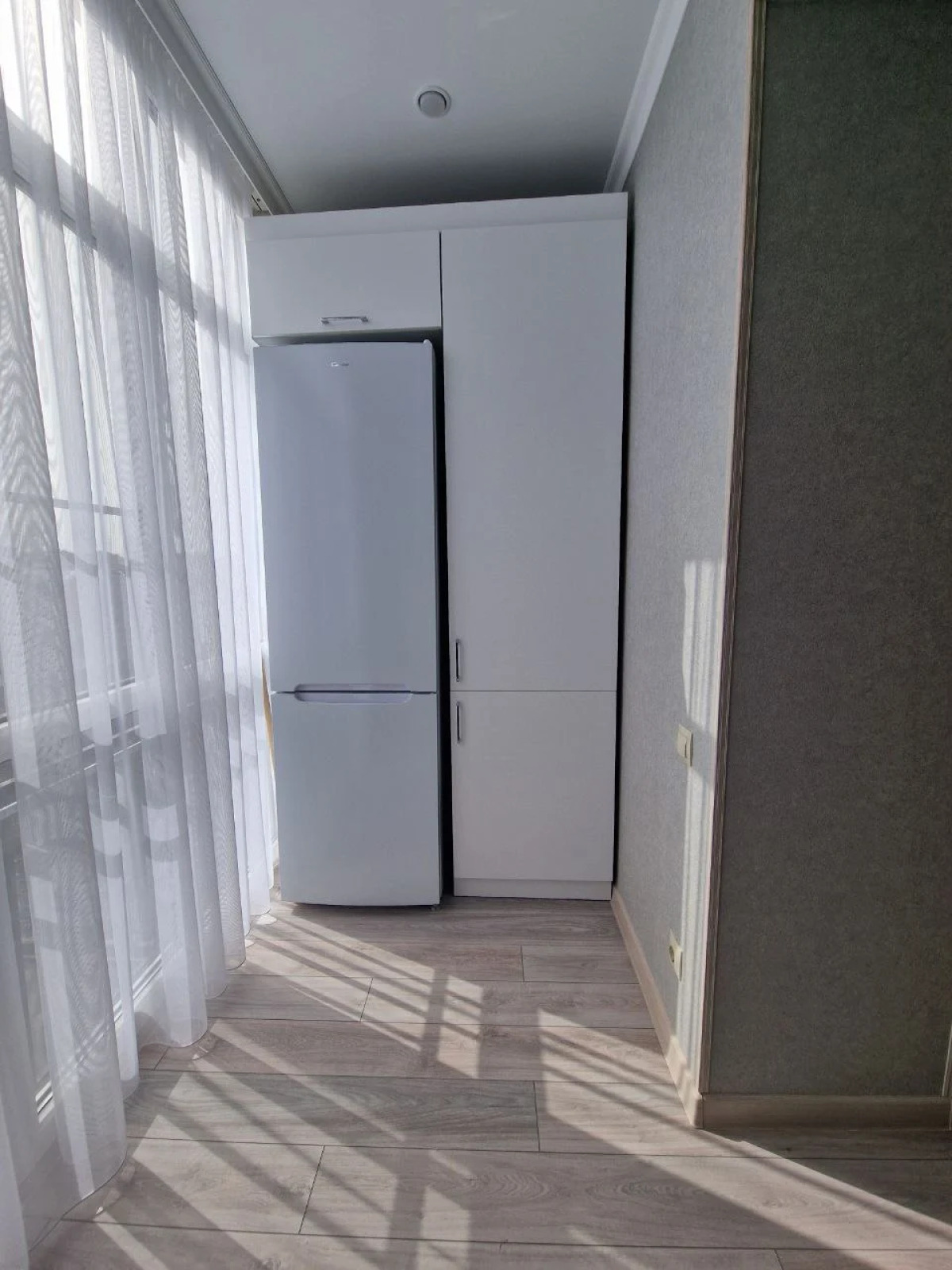 Квартира Flatirini с панорамными окнами в ЖК Весна