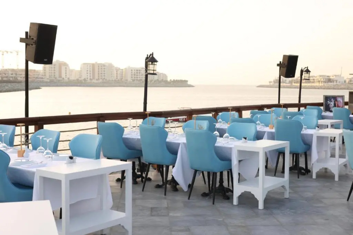 Отель Dubai Marine Beach Resort & Spa