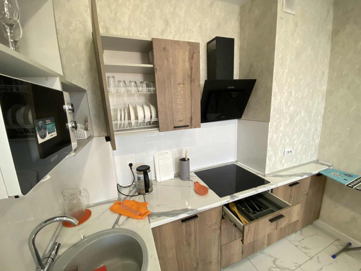 Апартаменты 1-комн квартира 41 кв.м. В ЦЕНТРЕ ул. Полежаева д.92