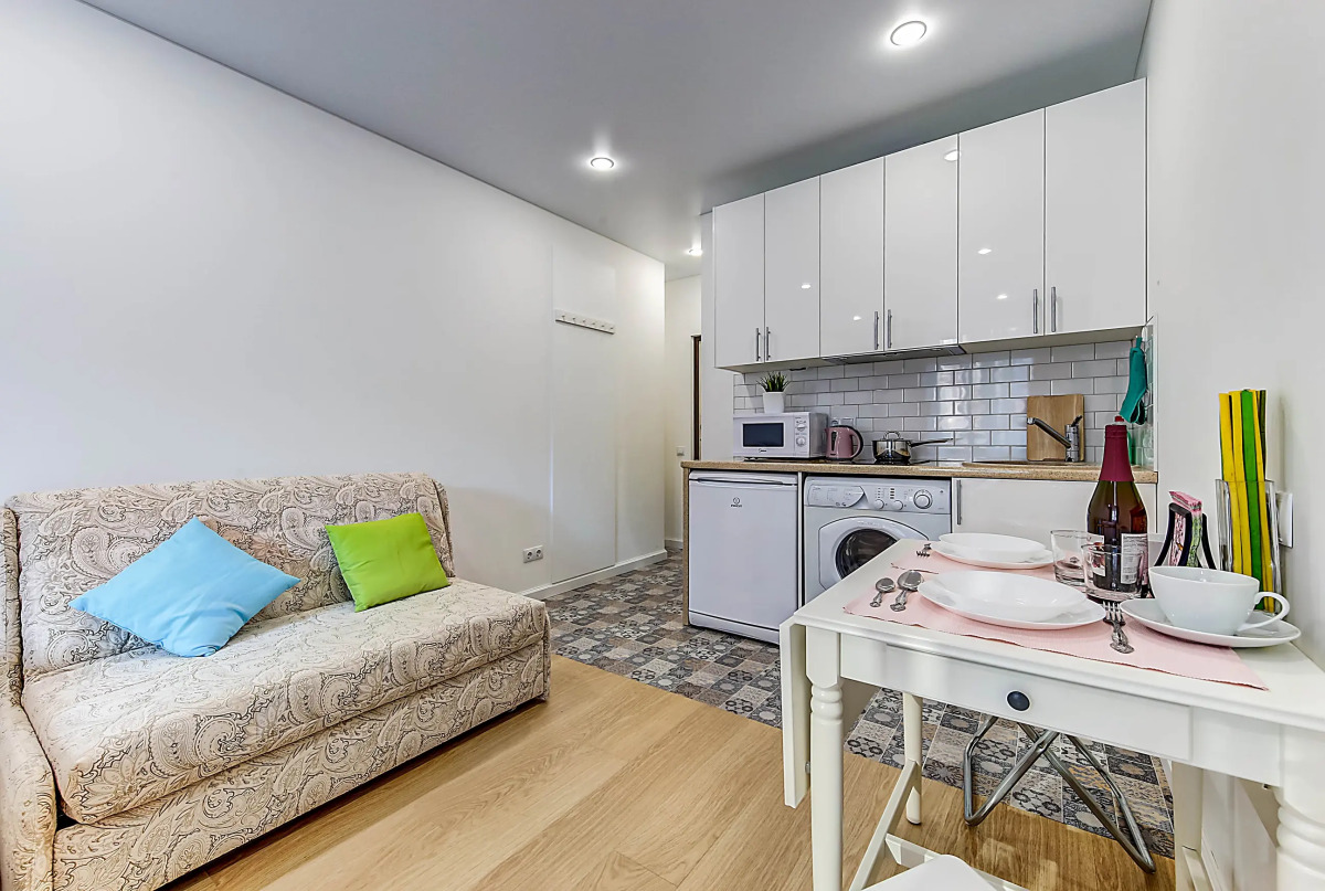 Апартаменты Red Curtains Studio