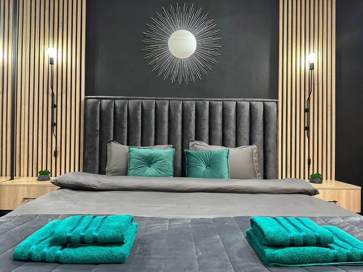 Квартира класса комфорт плюс с видом на реку в центре Рыбной деревни, остров Канта