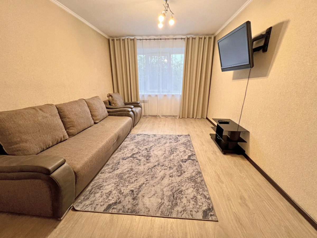 Апартаменты Сутки Как Дома на Народной 68