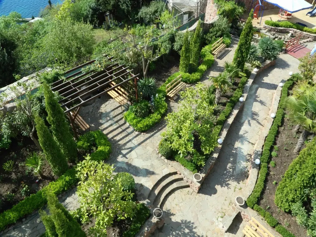 Отель Мажестик