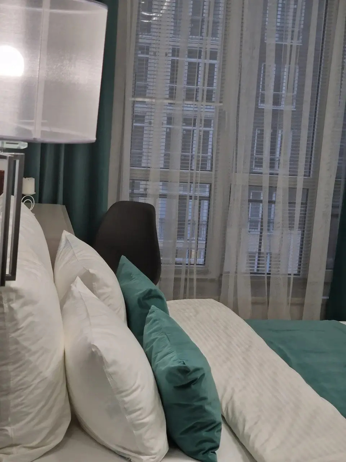 Квартира Flatirini с панорамными окнами в новом ЖК