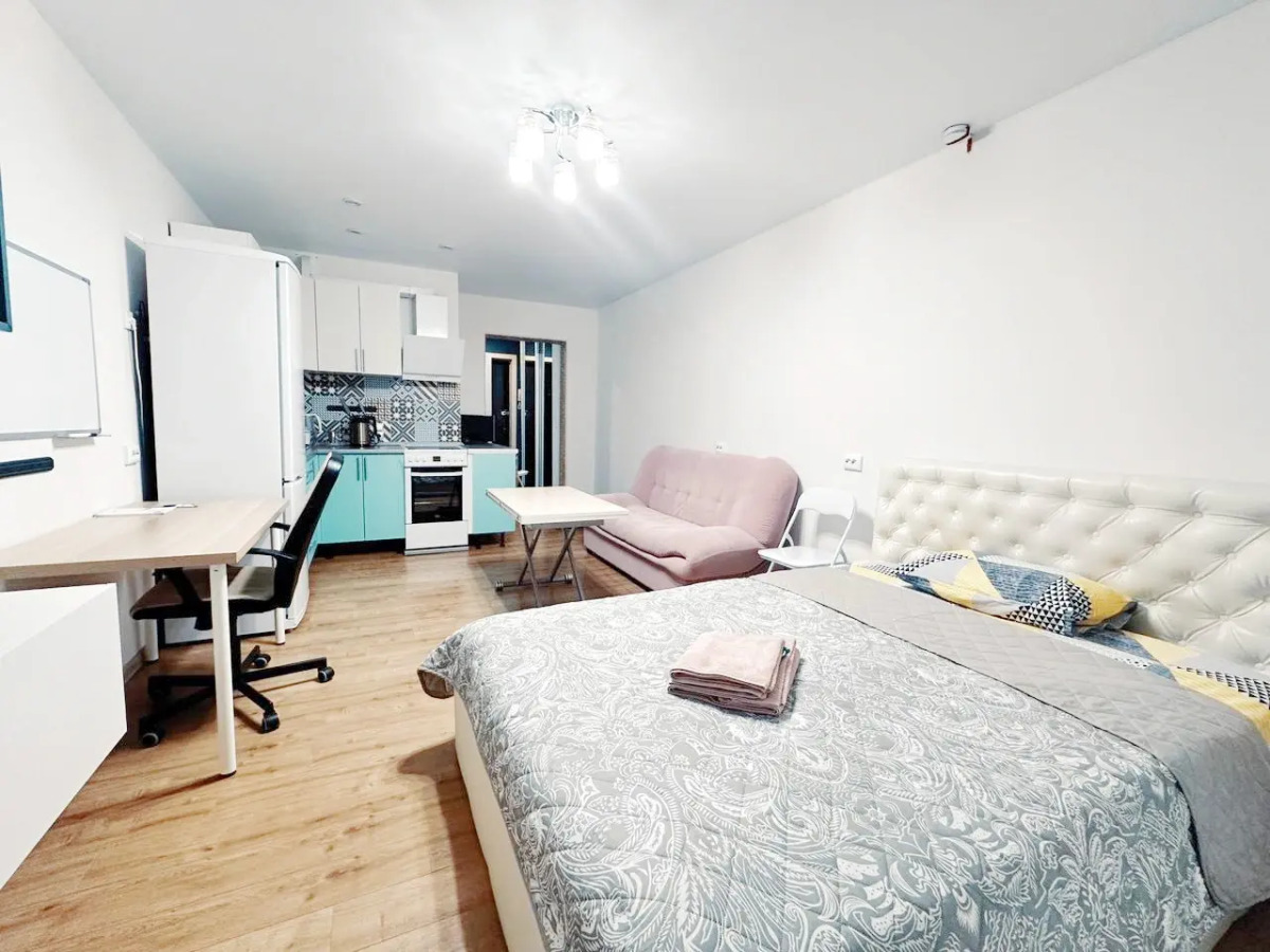 Квартира Современная студия в пешей доступности от метро