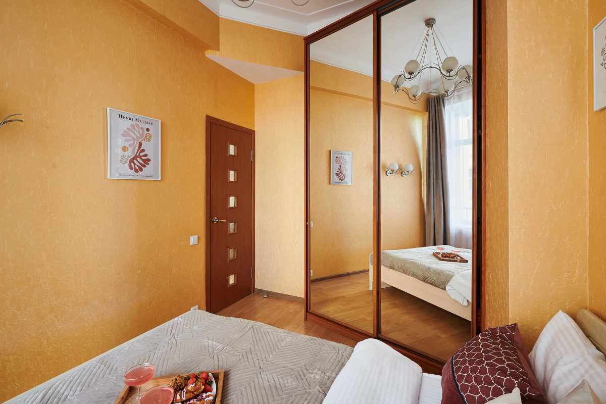 Квартира GM Apartments Стильная Трехкомнатная в Доме на Набережной