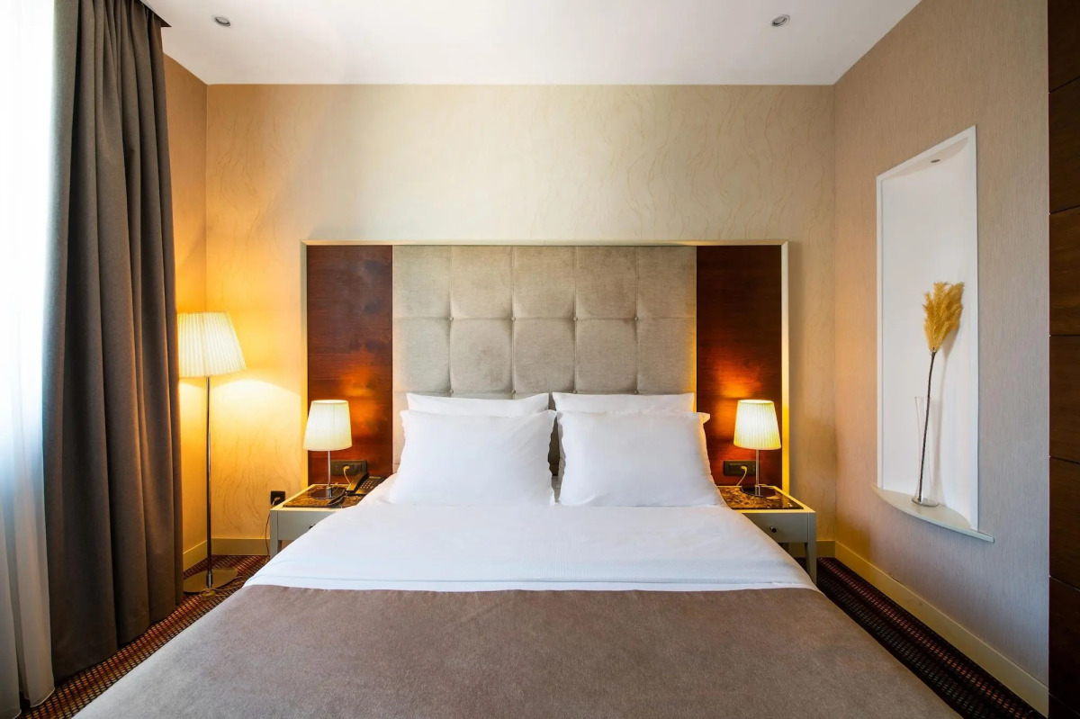 Отель Crystal Hotel Belgrade