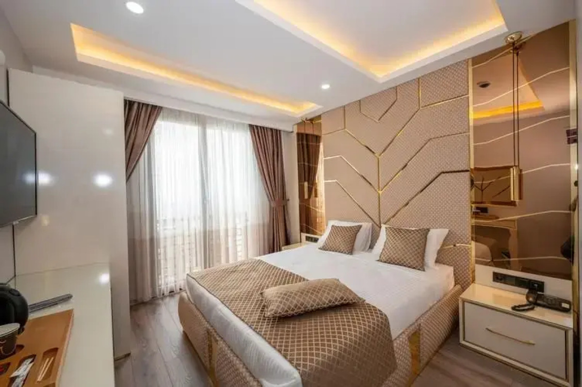 Luxury Airport Hotel by Zazzoni