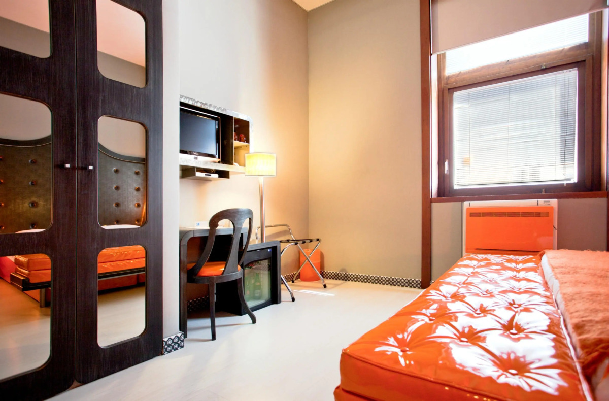Orange Hotel
