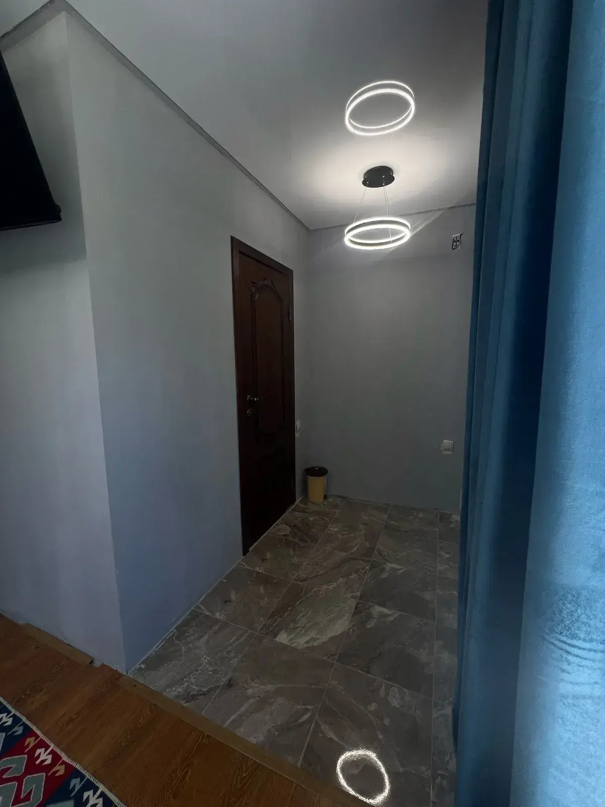 Жилые помещения у водопада Тобот