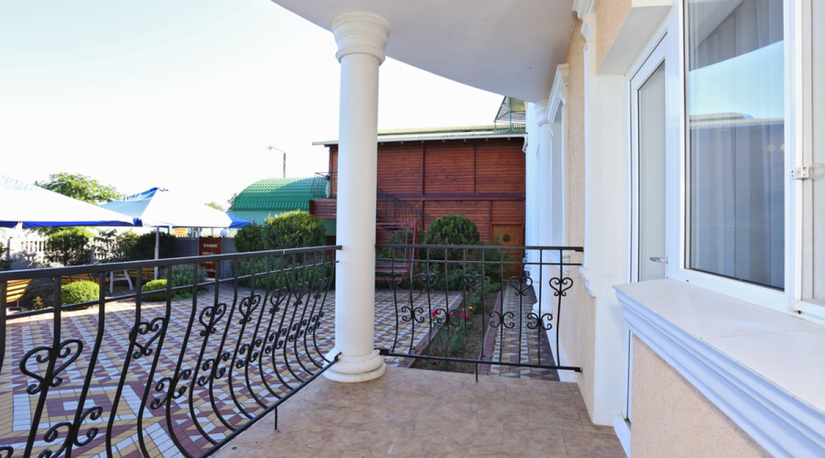 Отель Экватор